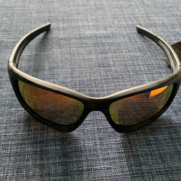 Oakley VALVE  009236-3160  Matte Black Camo Rubi Iridium Polarized sunglasses - Picture 10 of 16